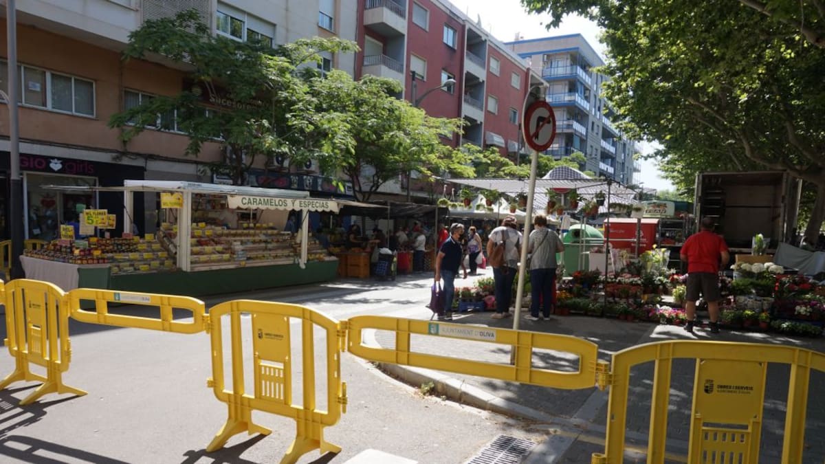 Cambios en el mercado de venta ambulante de los viernes de Oliva por dos ferias