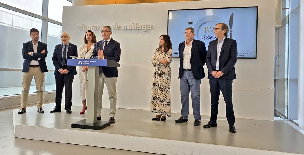 Un momento de la presentación de la iniciativa solidaria en la sede de la Diputación de Málaga