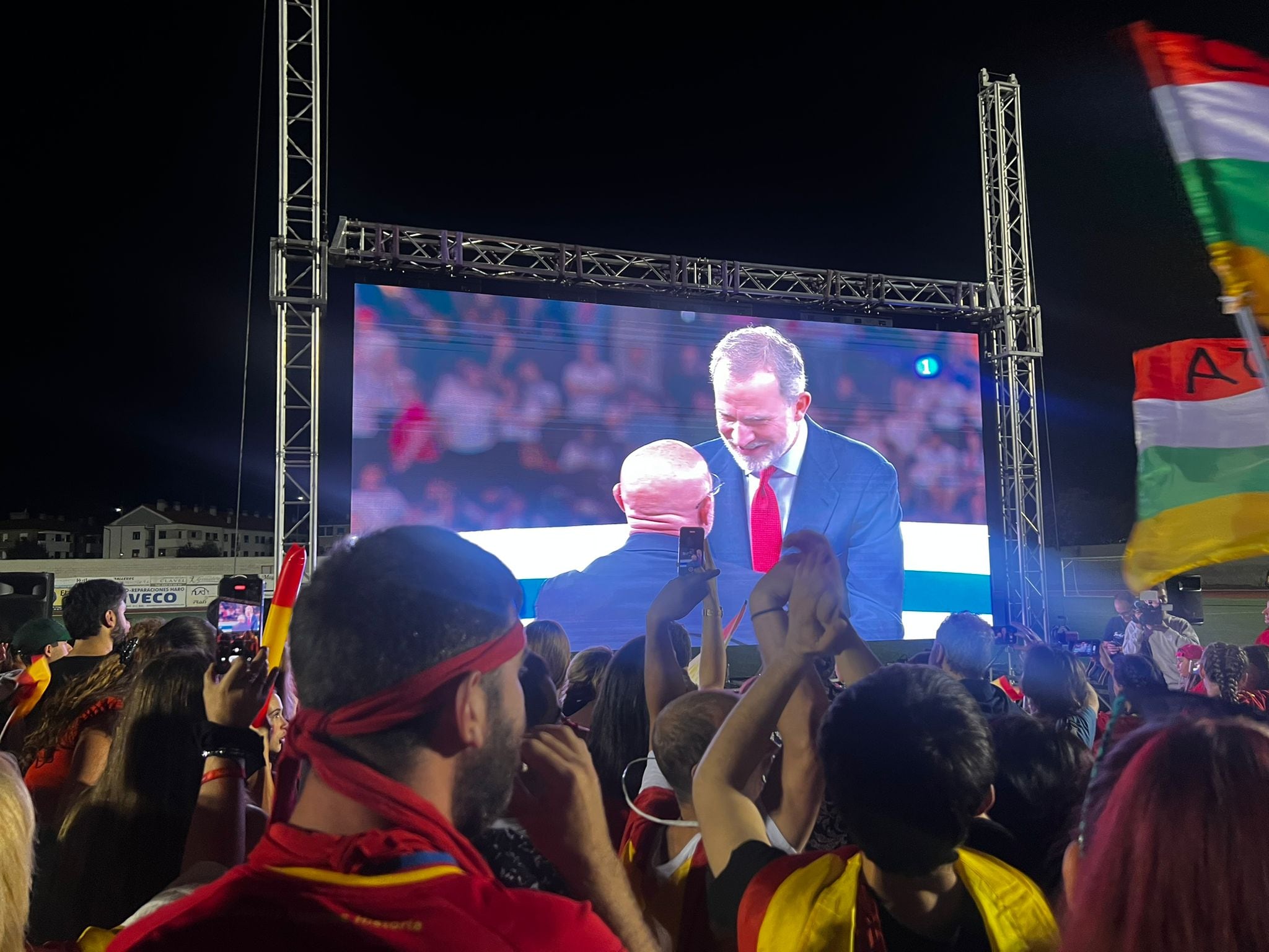 La ciudad de Luis de la Fuente vivió con una entrega total la victoria de la Roja