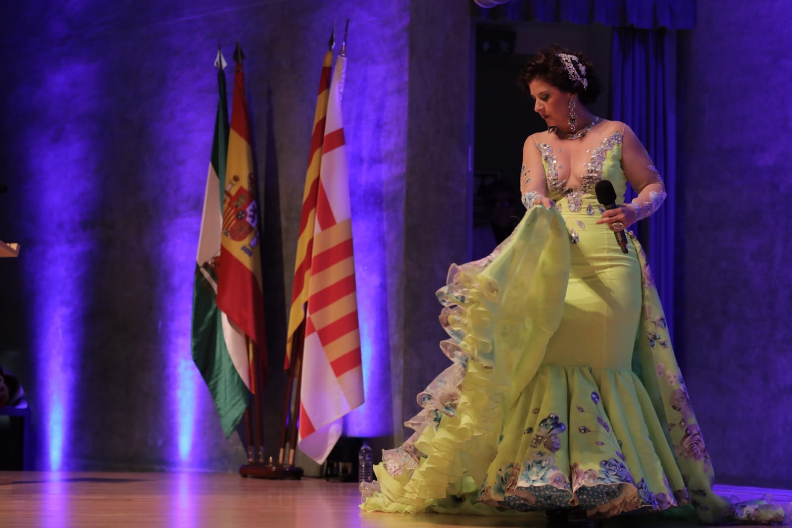 La jiennense Irene Martínez, durante su actuación en el Concurso Nacional de Copla de Barcelona