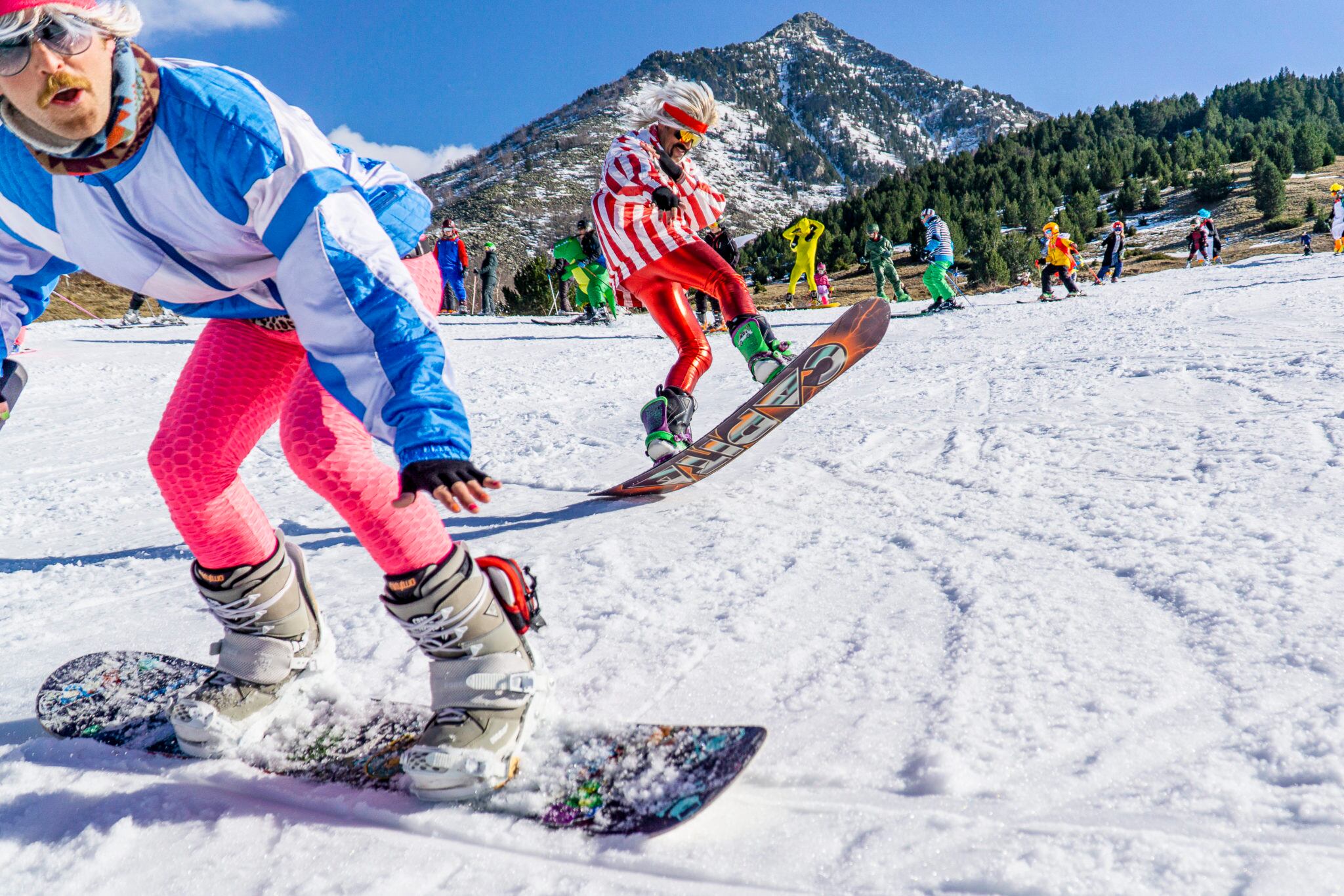 Las estaciones animan a los esquiadores a disfrazarse este sábado