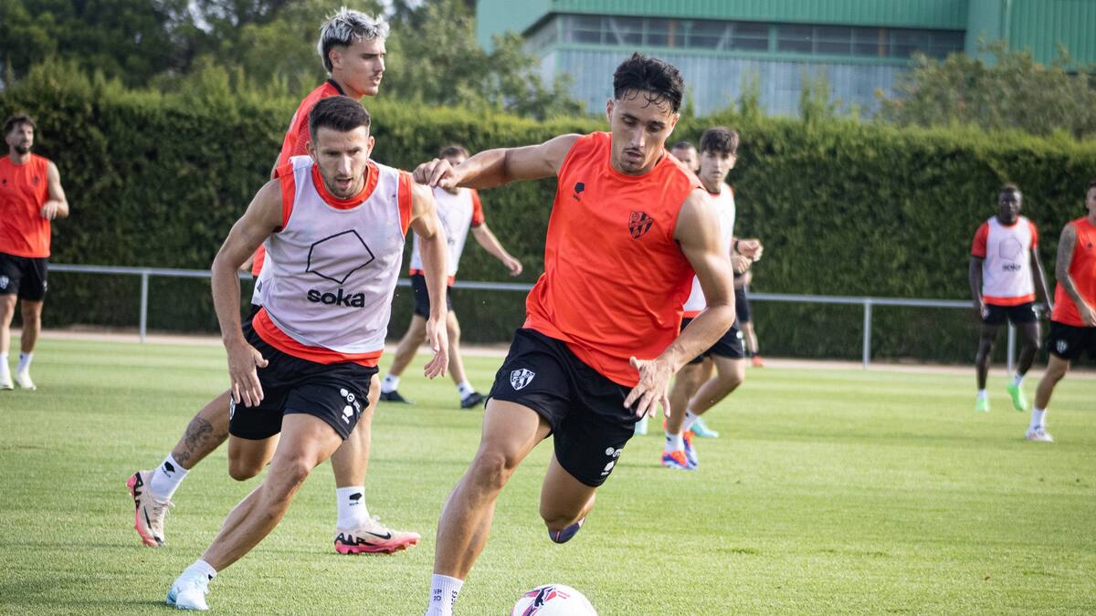 La SD Huesca abre el fuego en Elche