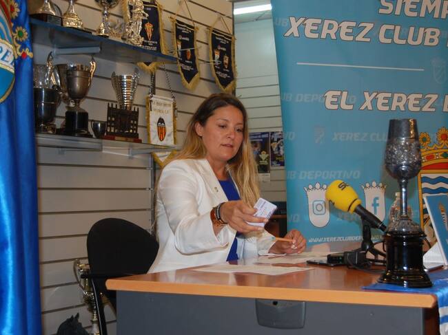 Susana Esteban de Paz durante la rueda de prensa el viernes