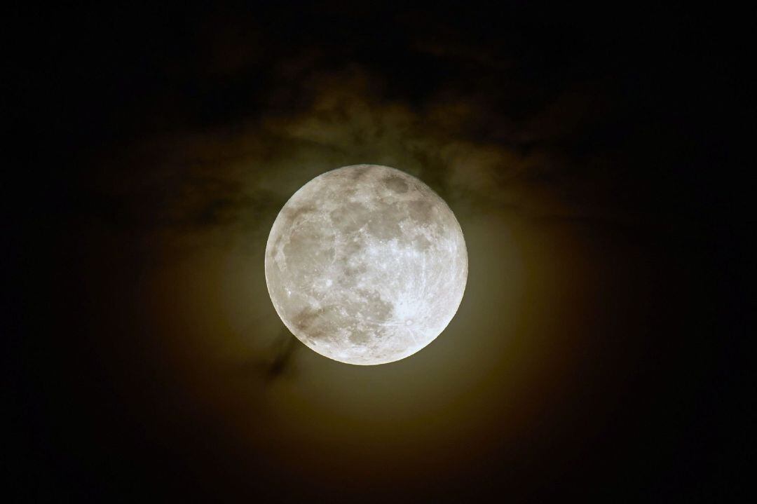 La superluna vista desde Gandia 