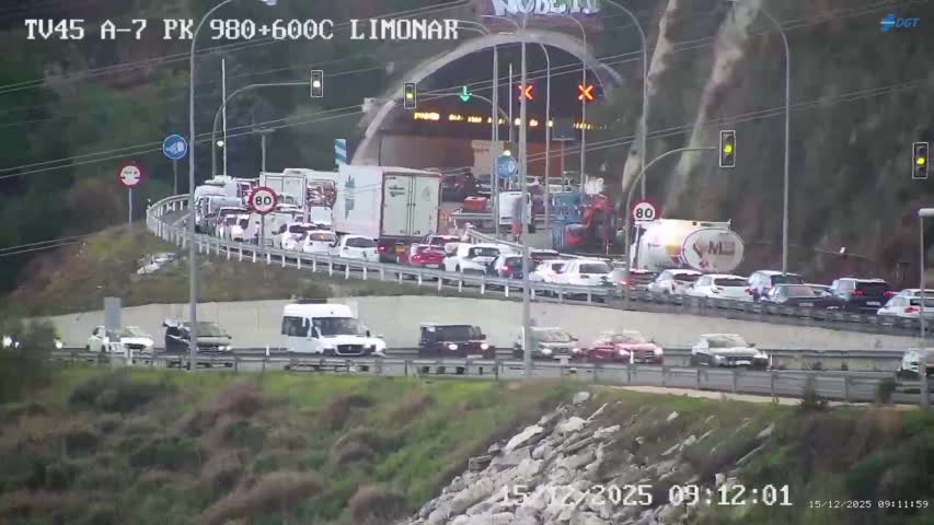 Uno de los puntos del atasco de este lunes