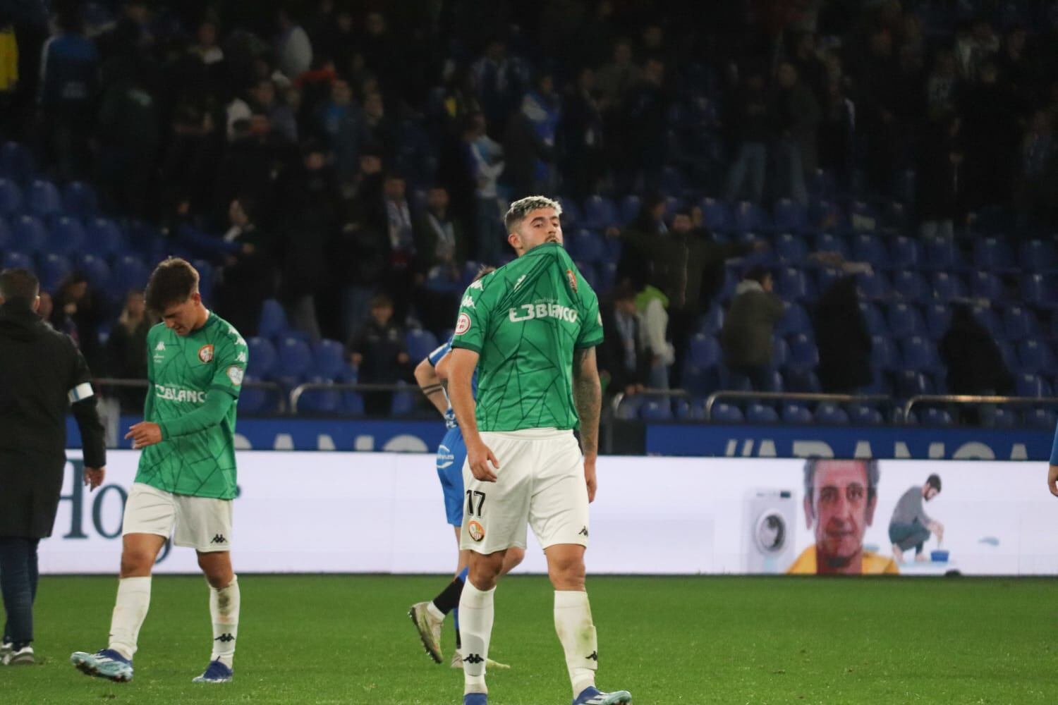 Jordi Escobar se lamenta tras la derrota ante el Deportivo / SD Logroñés