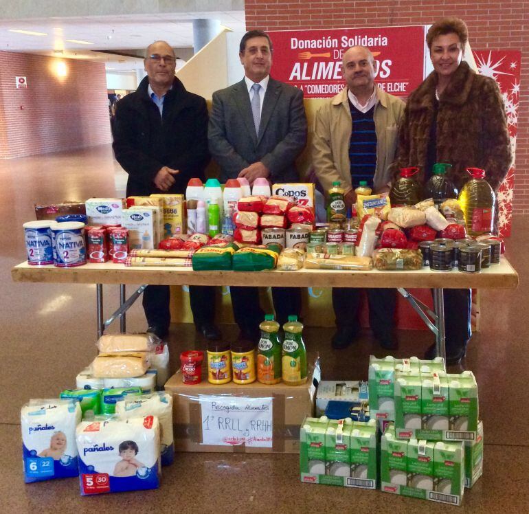 Entrega de alimentos de la Universidad Miguel Hernández