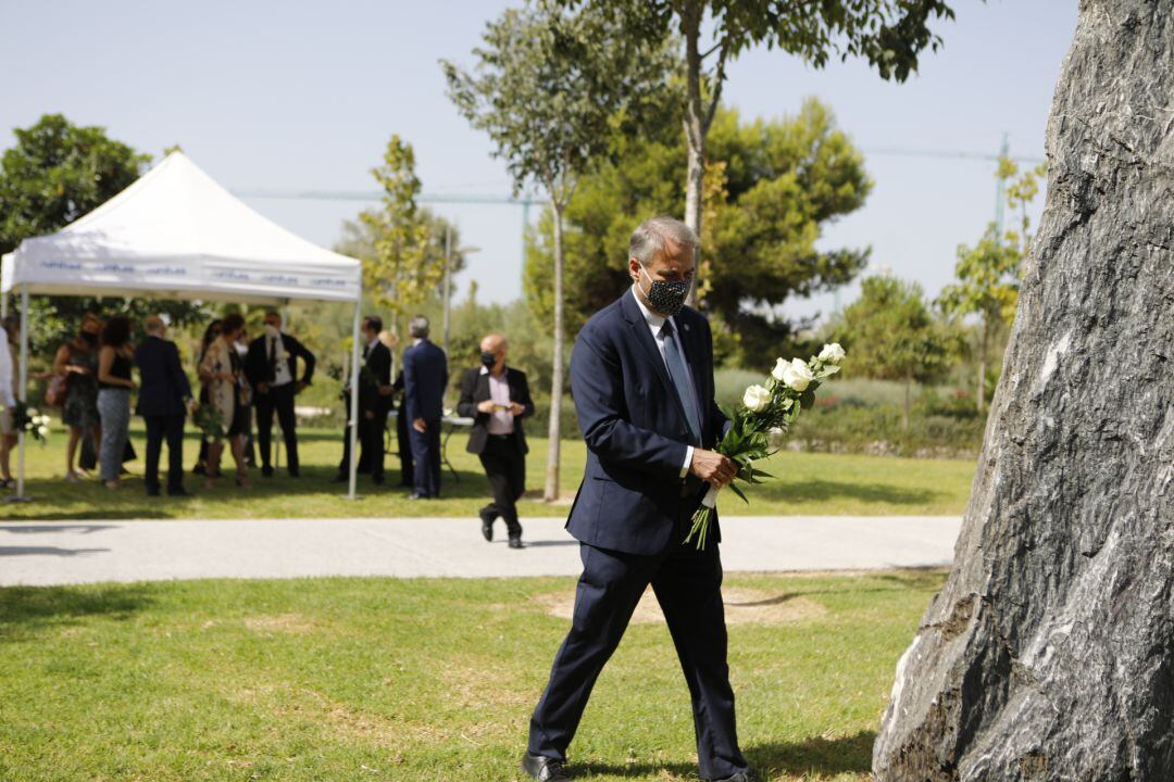 homenaje a las víctimas del COVID 19