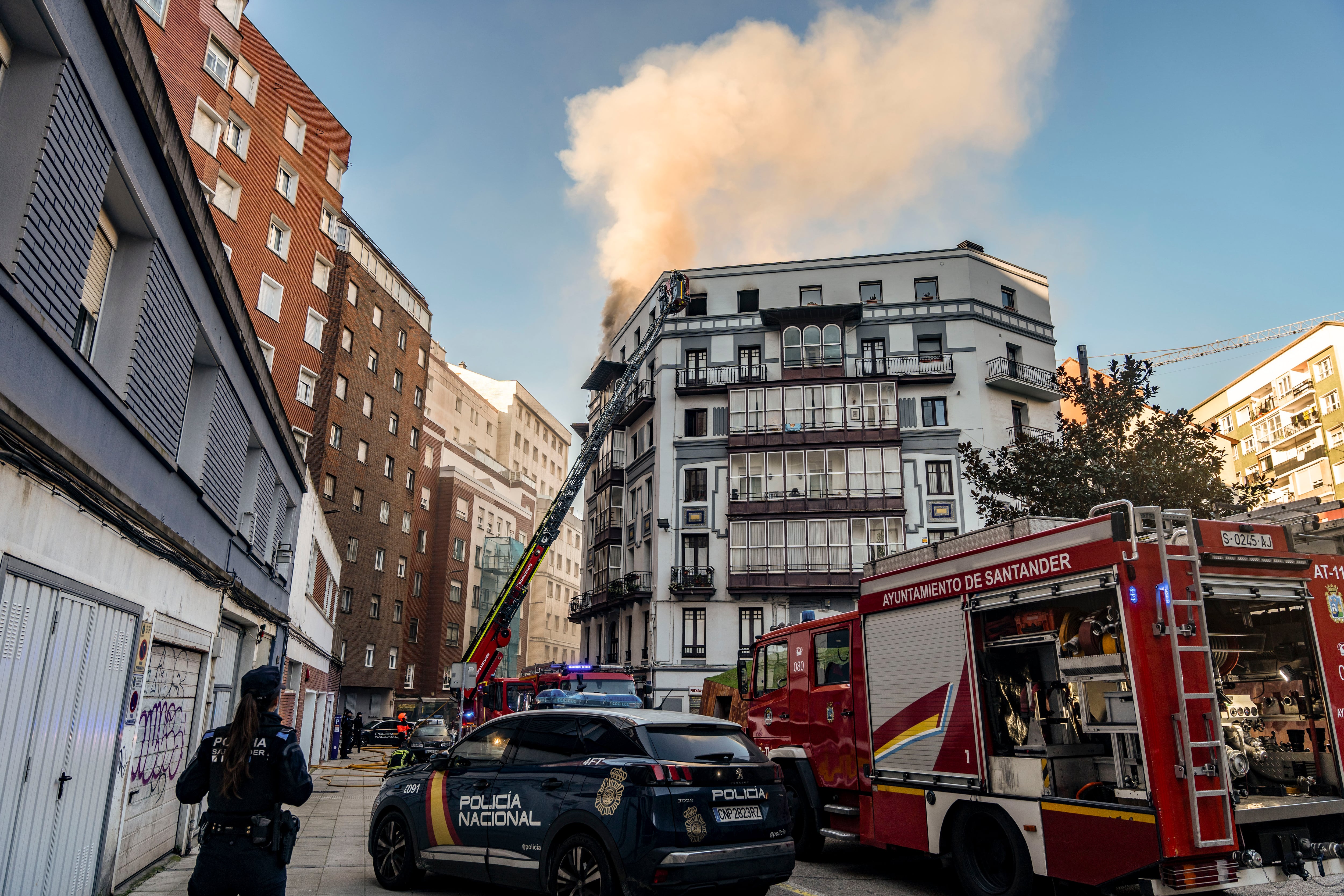 Incendio en el número 33 de la calle Juan de la Cosa.