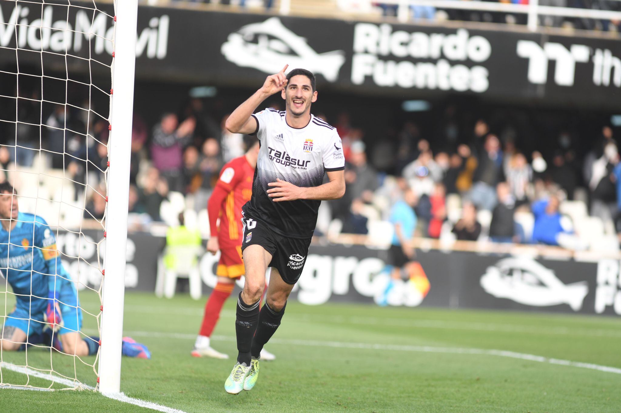 Bodiger celebra el tercer tanto al Zaragoza