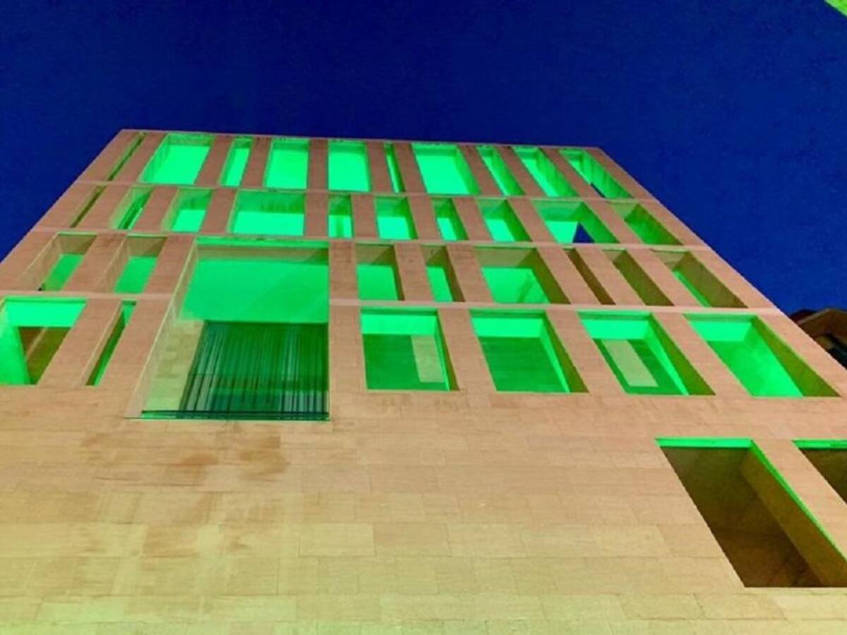 Murcia se ilumina de verde a partir de este viernes para homenajear a los sanitarios