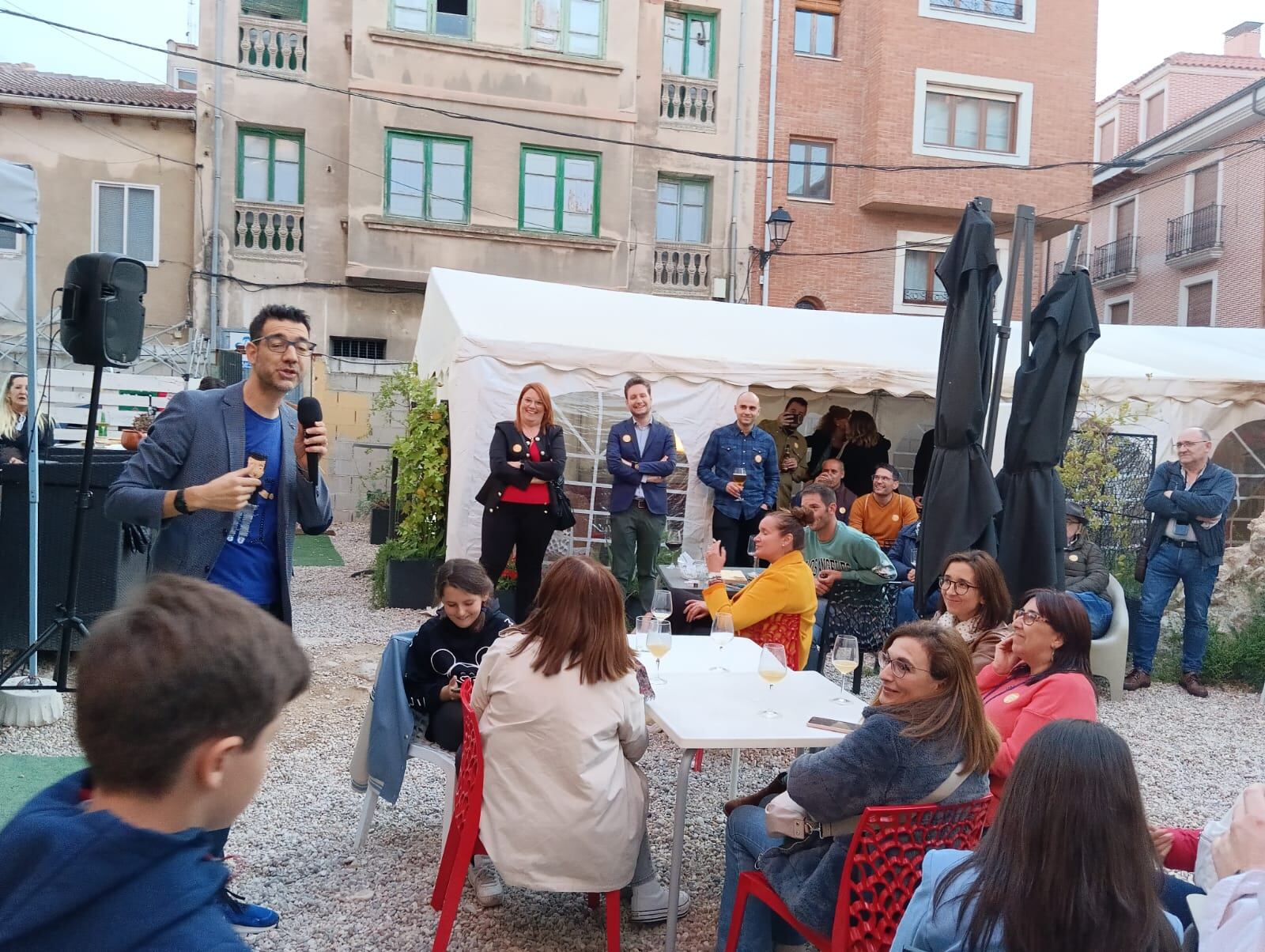 Cierre de campaña de Sentir Aranda con el monologuista Carlos Barrio