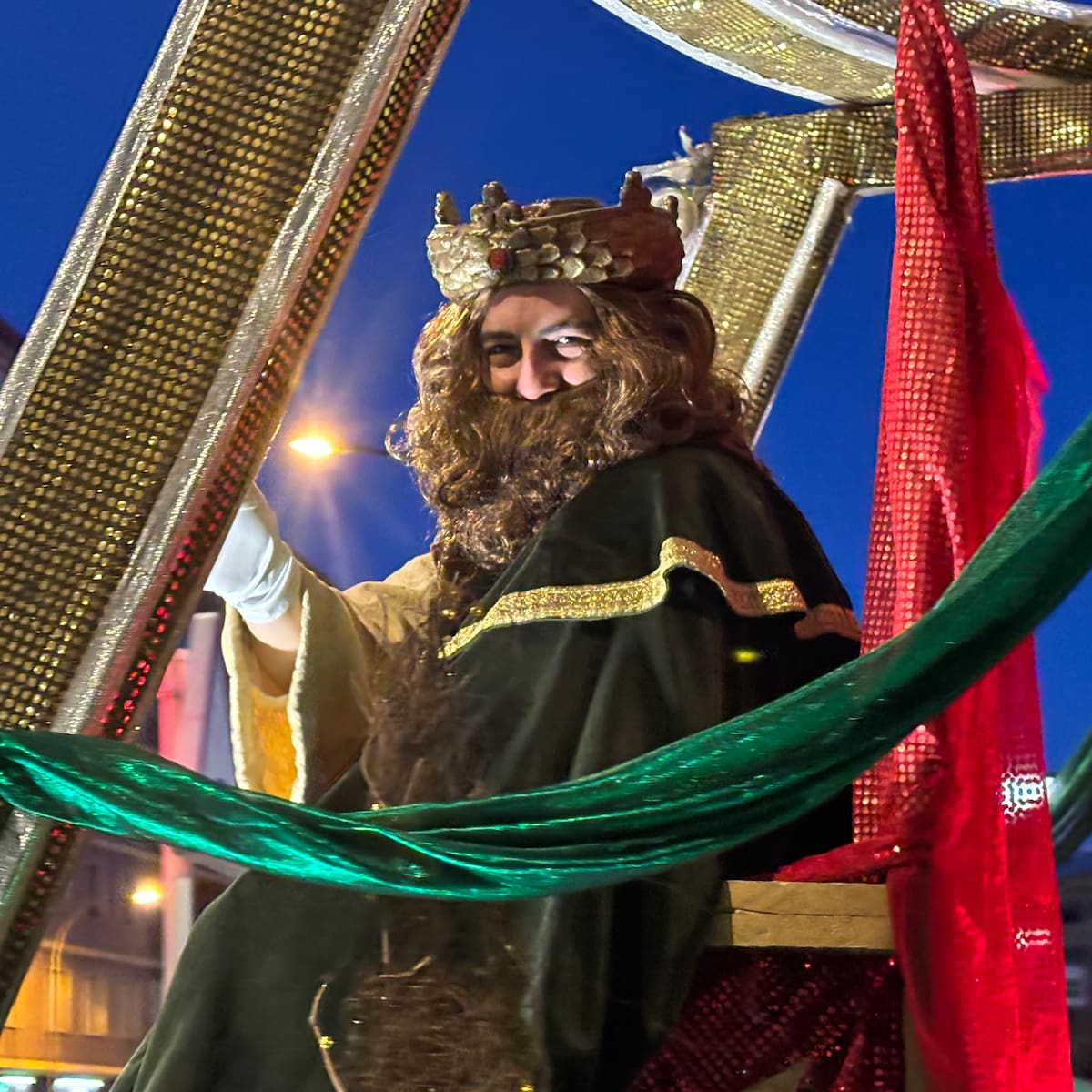 Aranda de Duero recibe a los Reyes Magos entre la ilusión y la emoción de los más pequeños