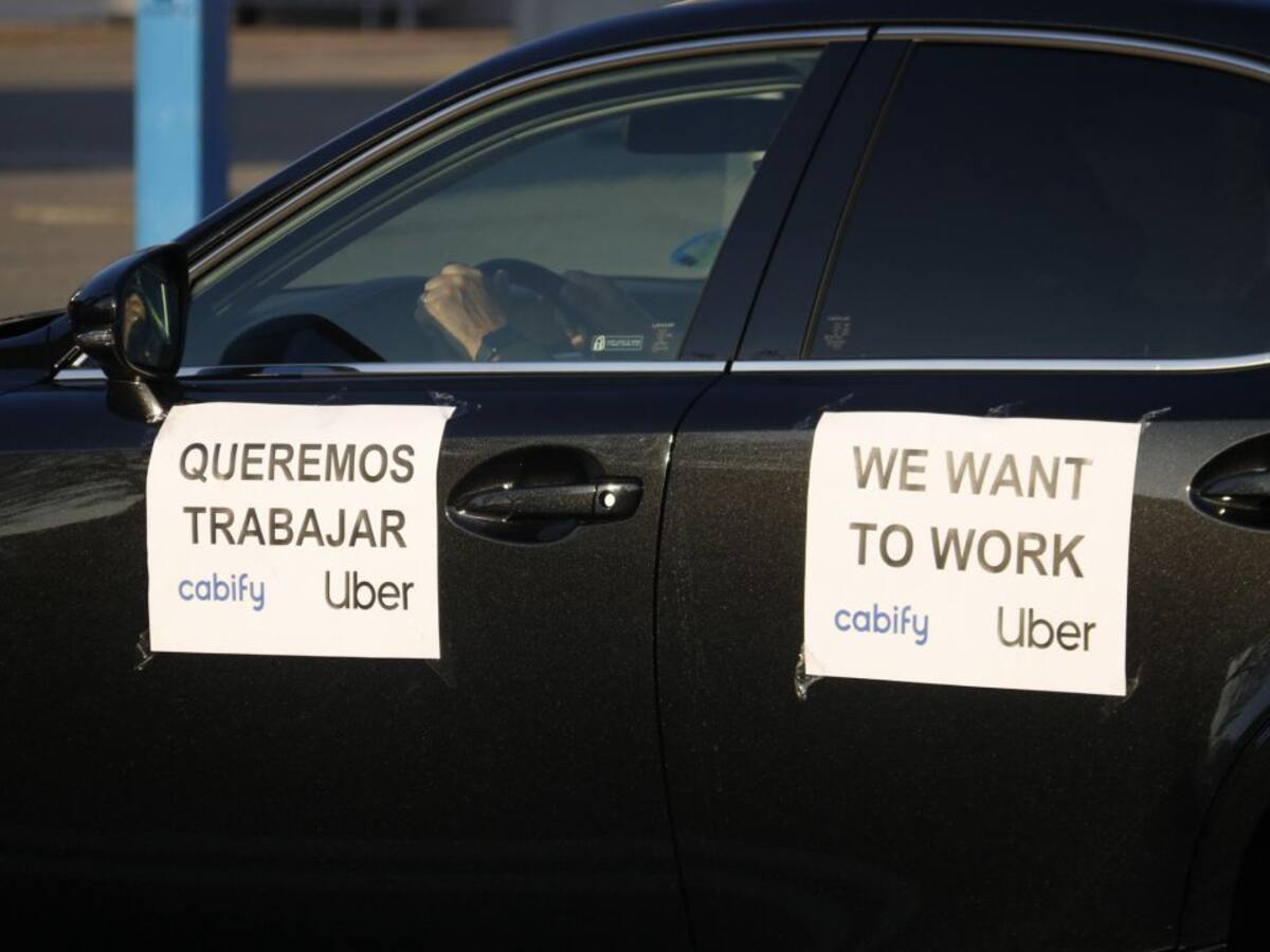 Cabify torna a Barcelona burlant la normativa de la Generalitat