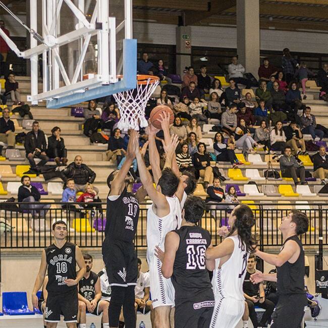 Imagen del duelo de ida del CSB Senior ante Universidad de Salamanca en el San Andrés.