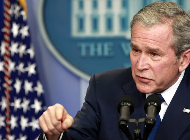 El presidente estadounidense, George Bush, en su última conferencia de prensa en la Casa Blanca