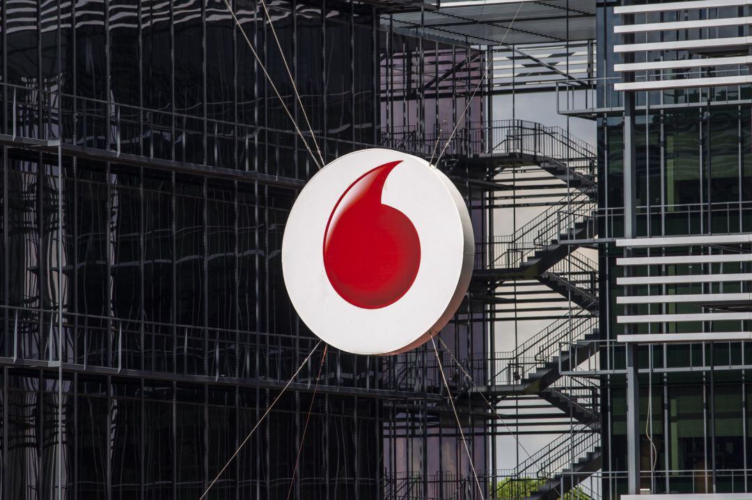 Logo de la sede de Vodafone en Madrid 