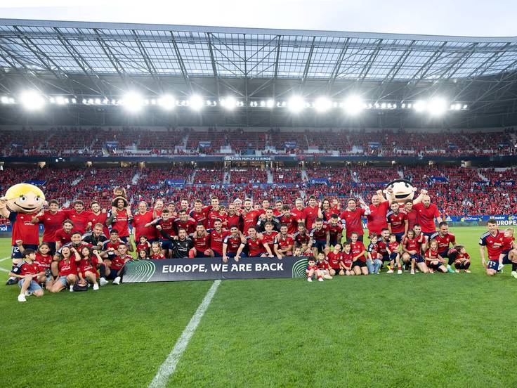 Osasuna celebra en el Sadar su participación en la Conference League