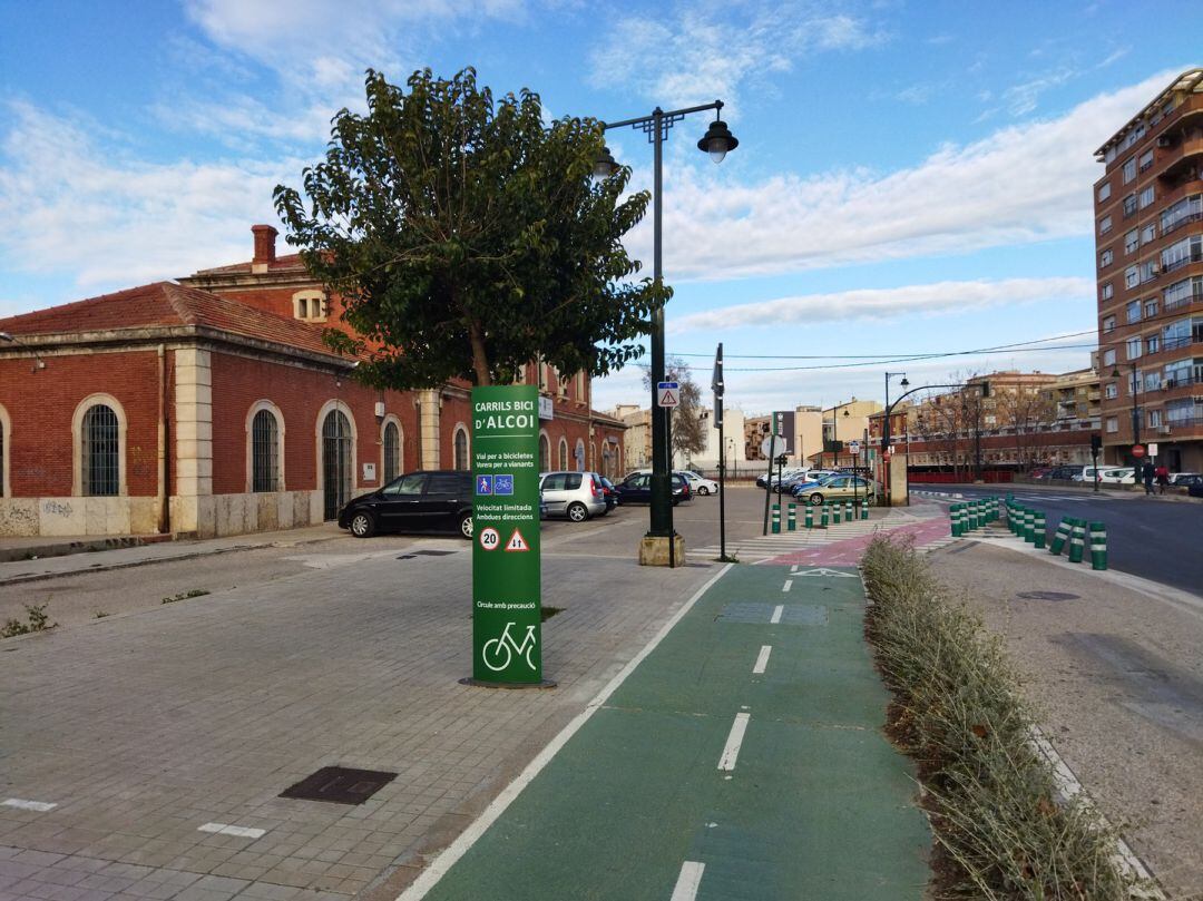 Las obras se desarrollarán en una superficie de 3.975 metros cuadrados entre el exterior de la estación del tren y la confluencia entre la avenida Tirant lo Blanc y la calle Primero de Mayo.
