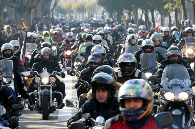 Desfile de motoristas en la última concentración de &quot;Pingüinos&quot;