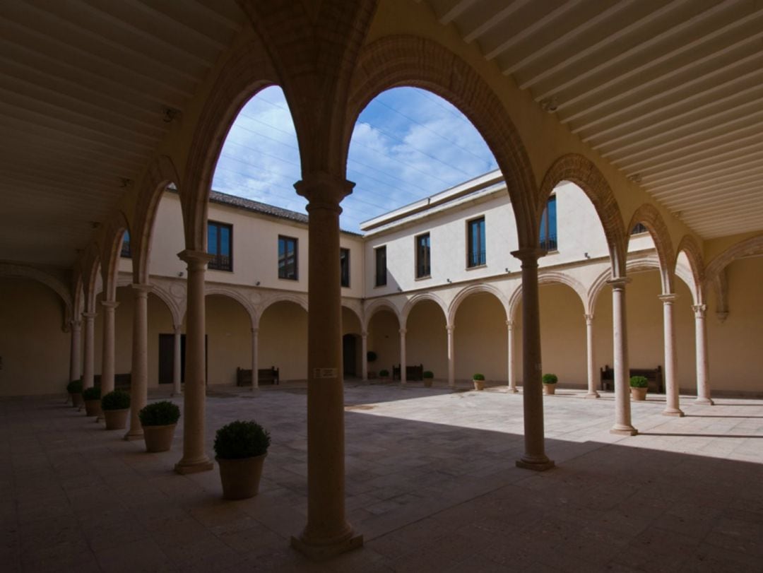 El edificio del convento de Santo Domingo acoge la sede de Turismo de Ronda