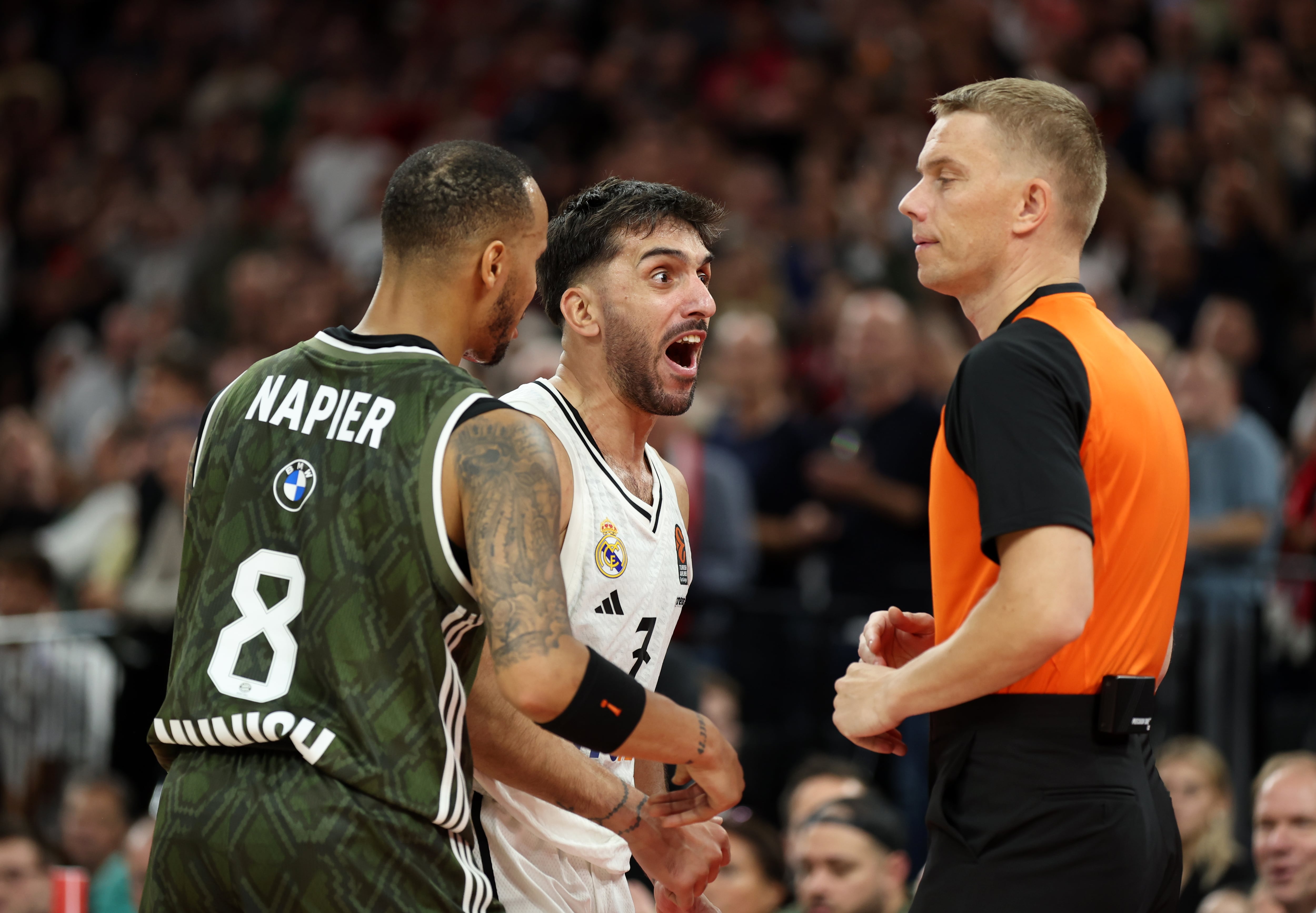 Facundo Campazzo durante el partido ante el FC Bayern Munich