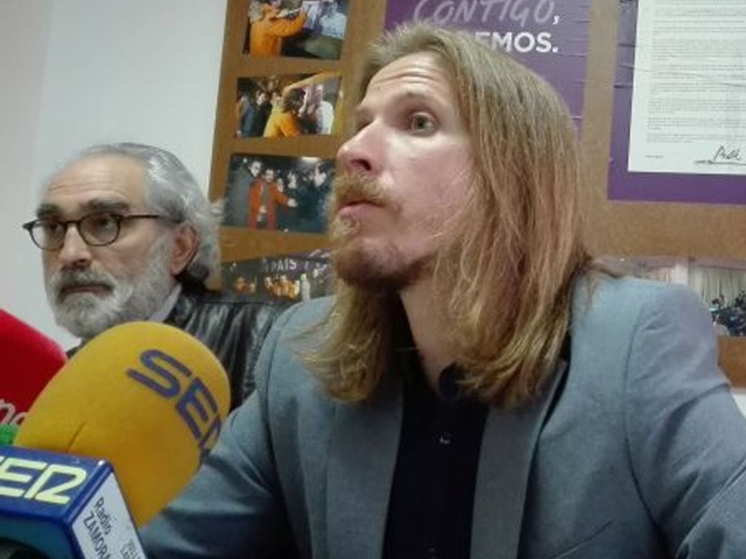 El Secretario General  de Podemos en Castilla y León, Pablo Fernández, en una de sus visitas a Zamora 