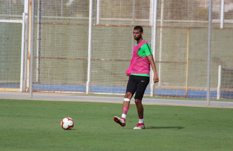 Joaquín Fernández en el entrenamiento de Pinatar.