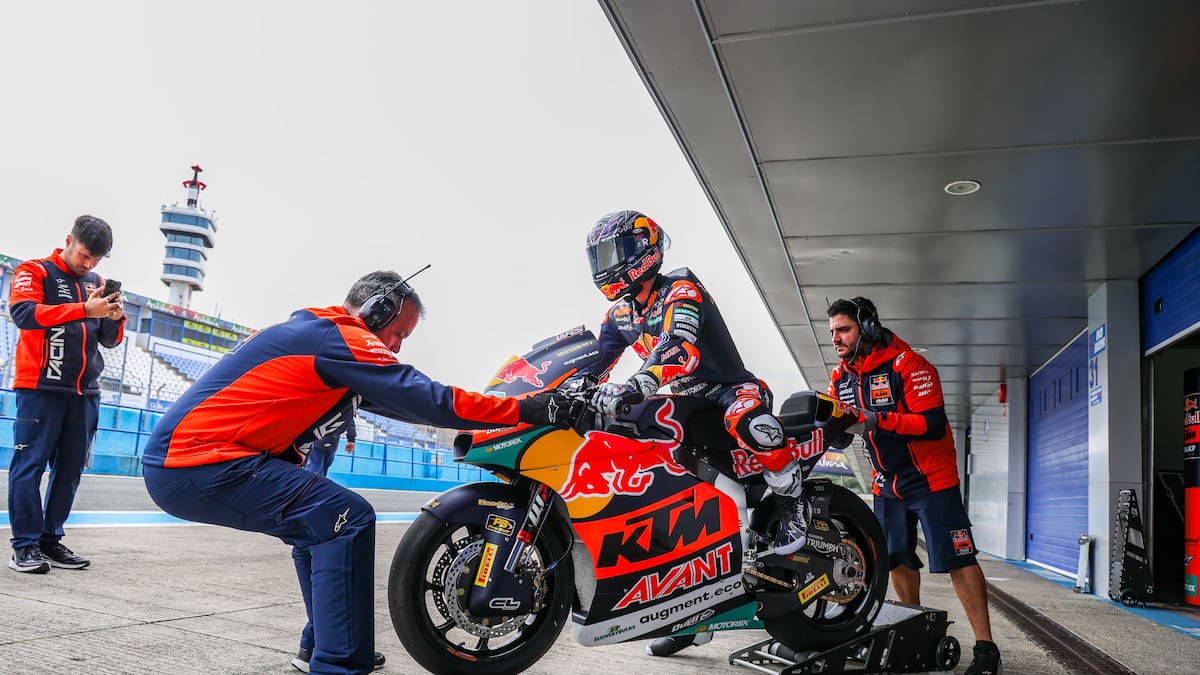 Manuel González domina la primera jornada de test en Moto2