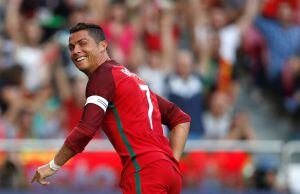 El portugués, Cristiano Ronaldo, puede convertirse en el jugador que más partidos y más goles ha marcado en la Eurocopa.