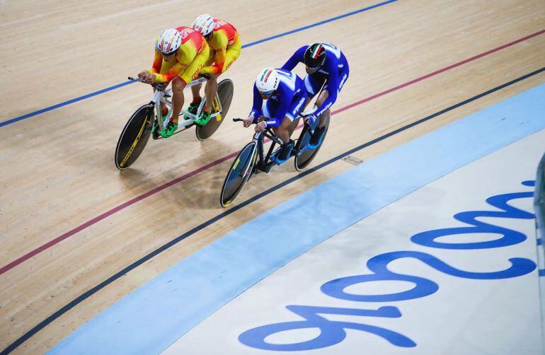 Noel Martín y Carlos González durante la competición de pista