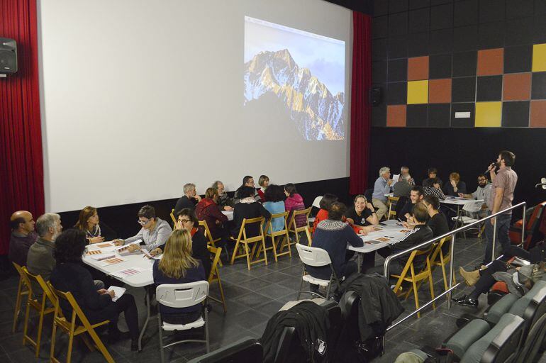 Representantes de los grupos culturales de Tafalla participantes en la primera reunión de trabajo sobre el Plan Estratégico de Cultura