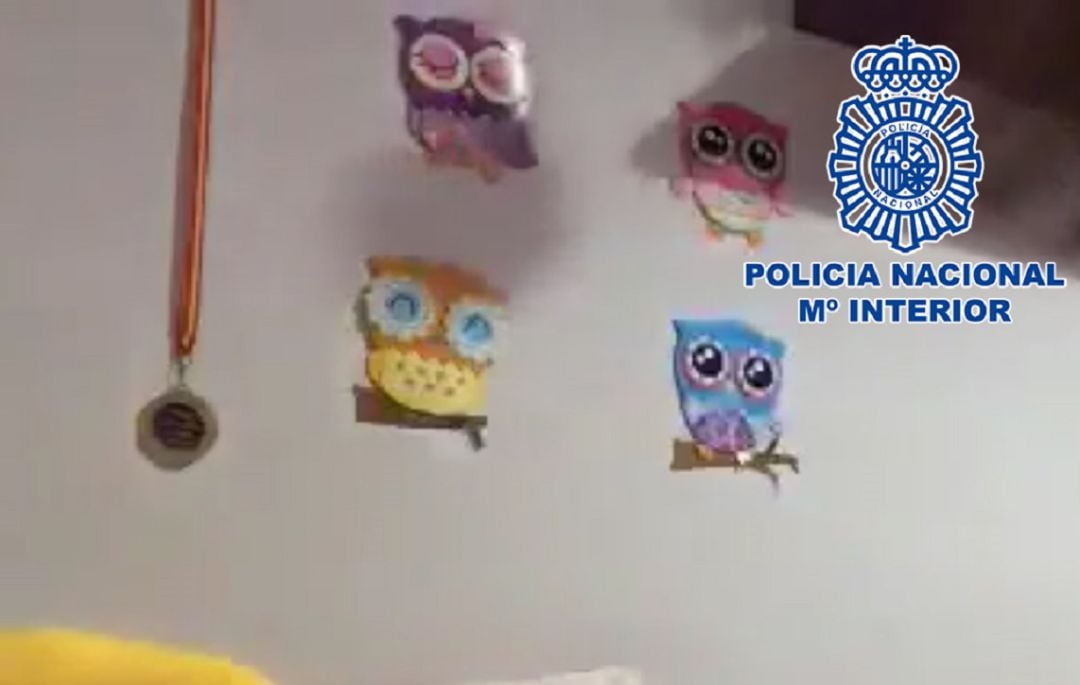 La Policía aporta varias fotografías de la habitación.