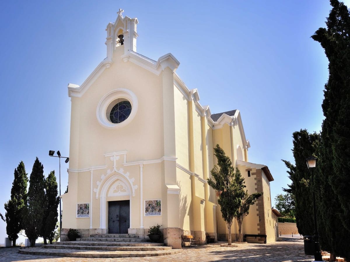 La Societat Musical de Banyeres ofrece un concierto para financiar la restauración de la ermita del Santo Cristo