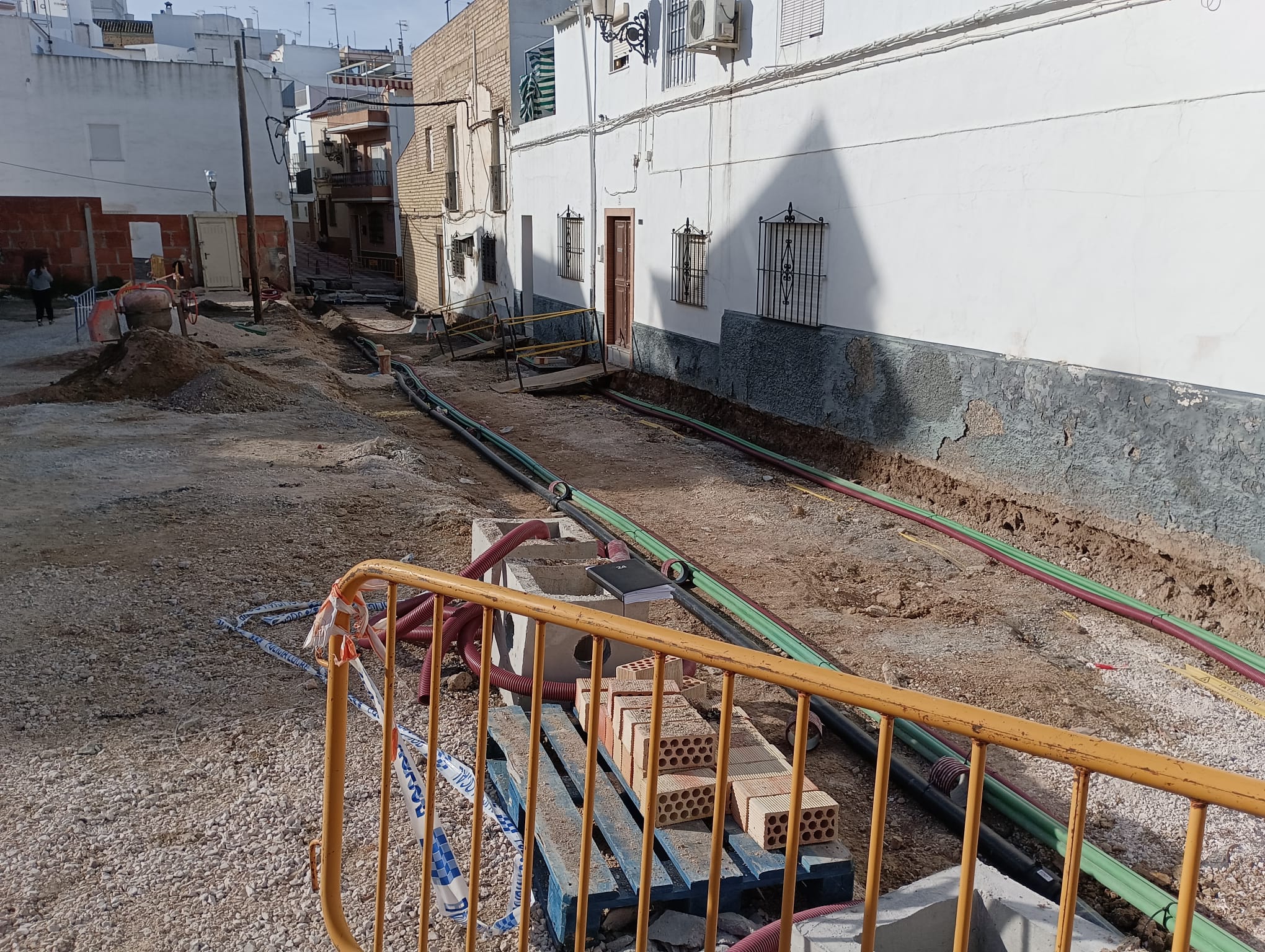 Obras en la calle Las Lavanderas / Radio Morón