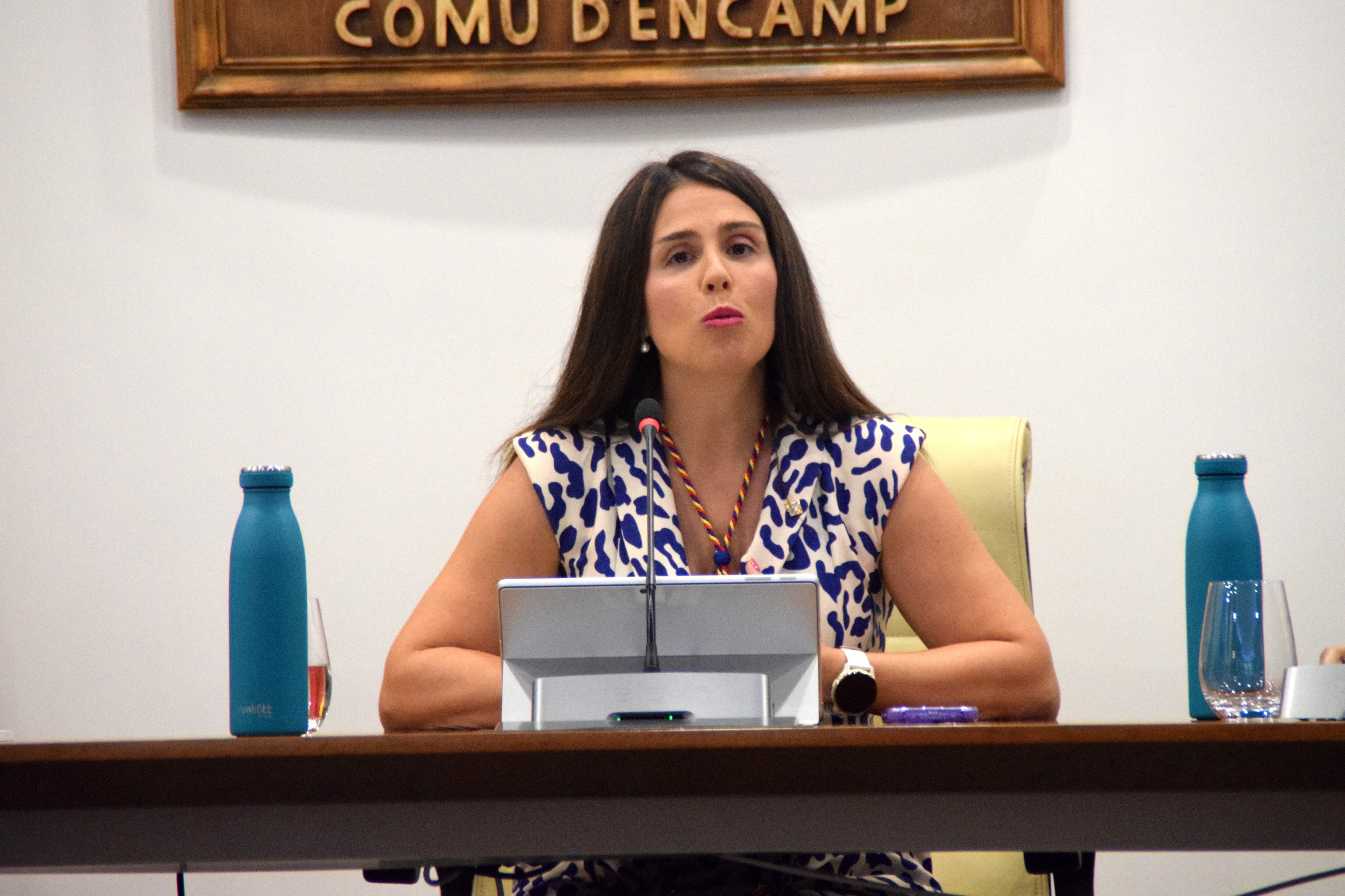 La cònsol major d&#039;Encamp, Laura Mas, durant la sessió de comú celebrada ahir.