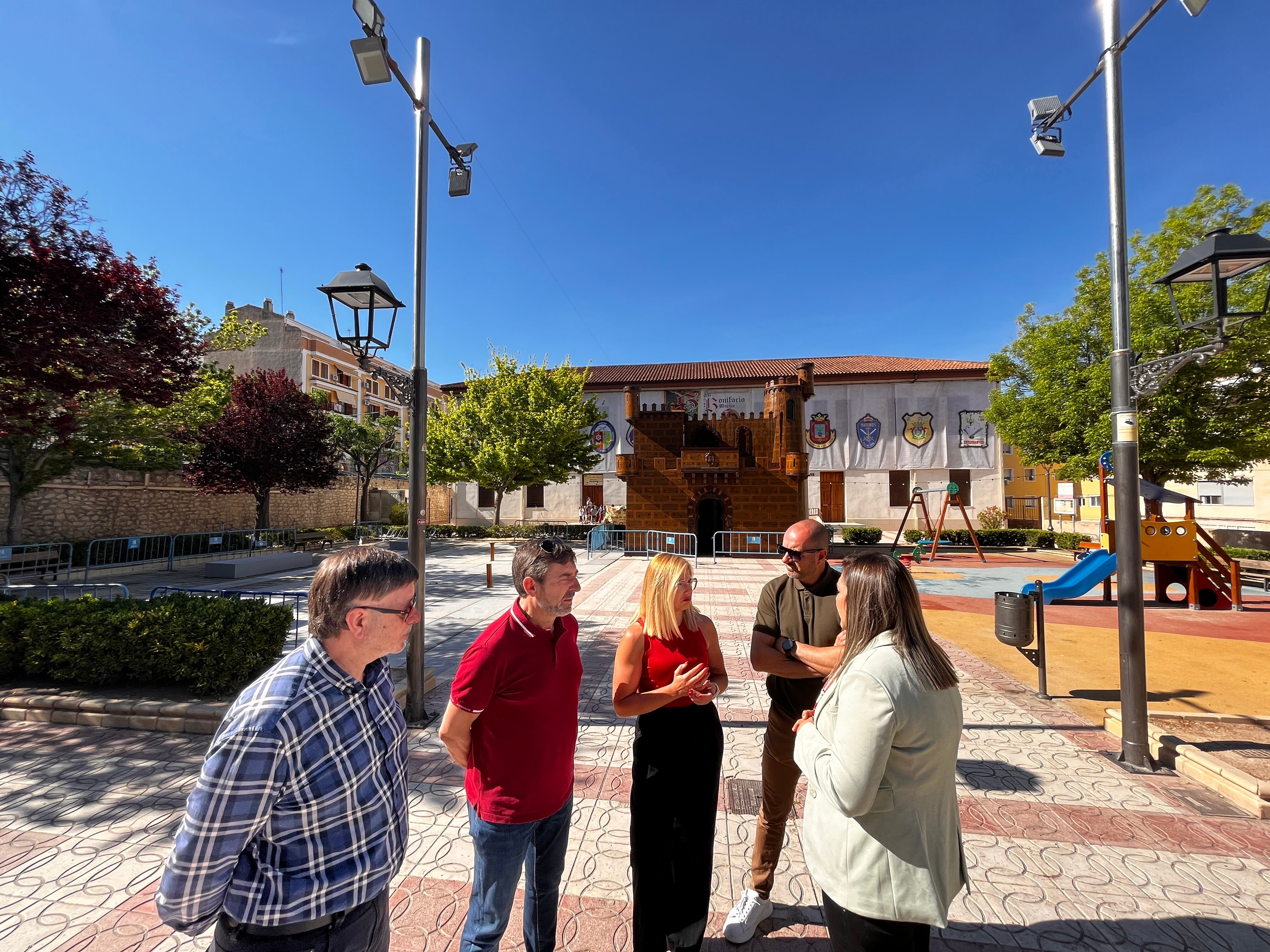 Preparación del inicio de la fiesta en Petrer