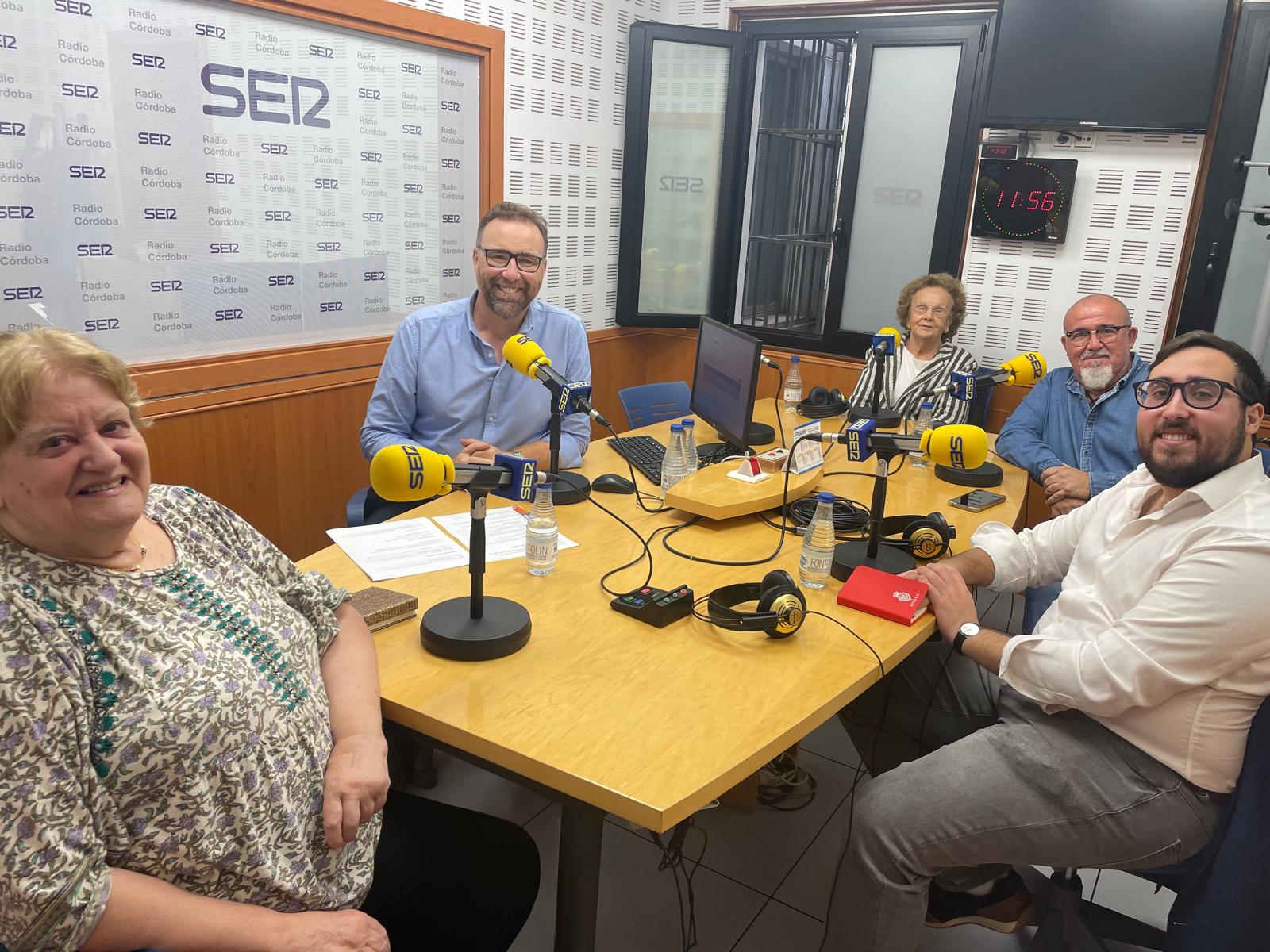 Tertulia de oyentes con motivo del centenario de la radio. Con Angelina Costa, Remedios Gómez, Juan Antonio López y Gonzalo de Gea