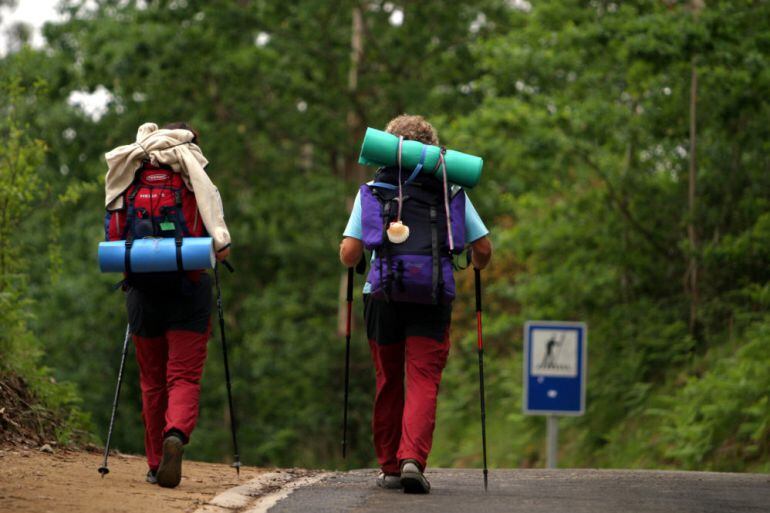 Peregrinos haciendo el Camino de Santiago