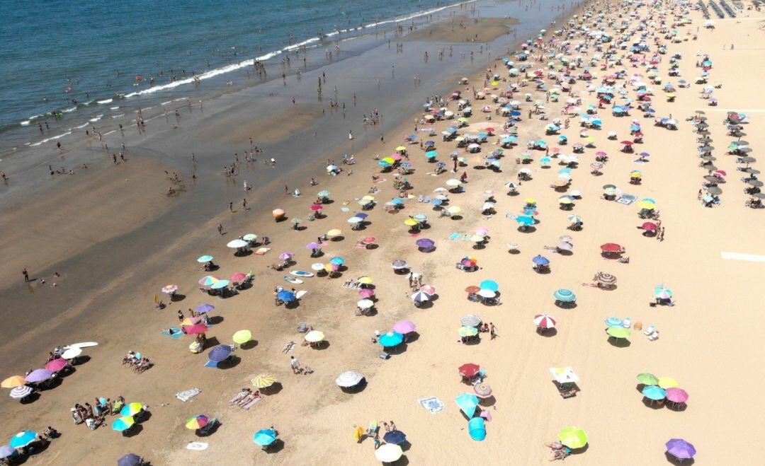 Vista aérea de una playa de Punta Umbría.