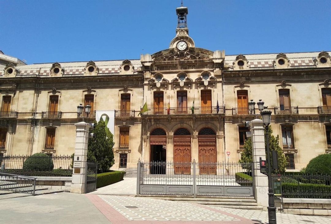 Acceso a la Diputación provincial de Jaén.