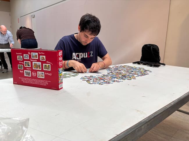El Campeonato de Puzzles de Binéfar celebra su primera edición con alta participación y nivel competitivo