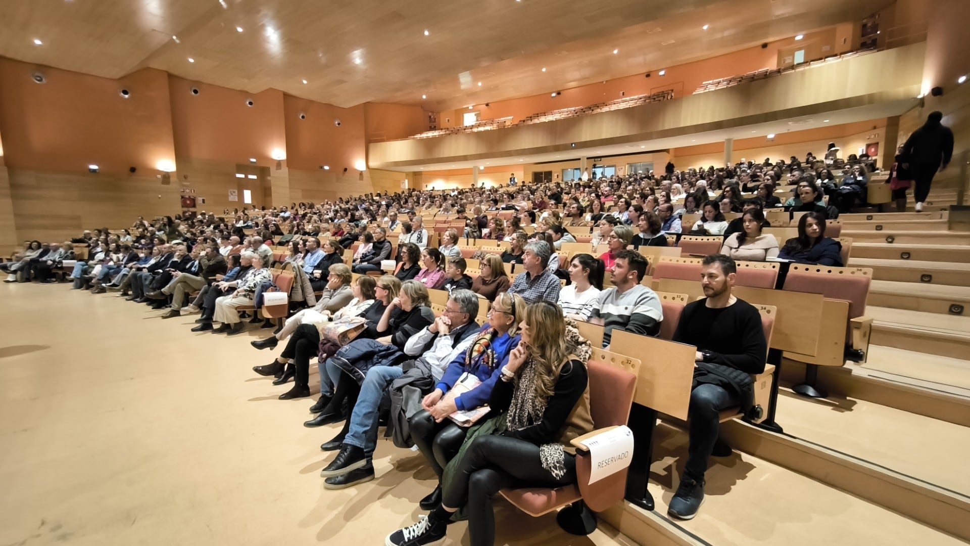 Público asistente en la conferencia