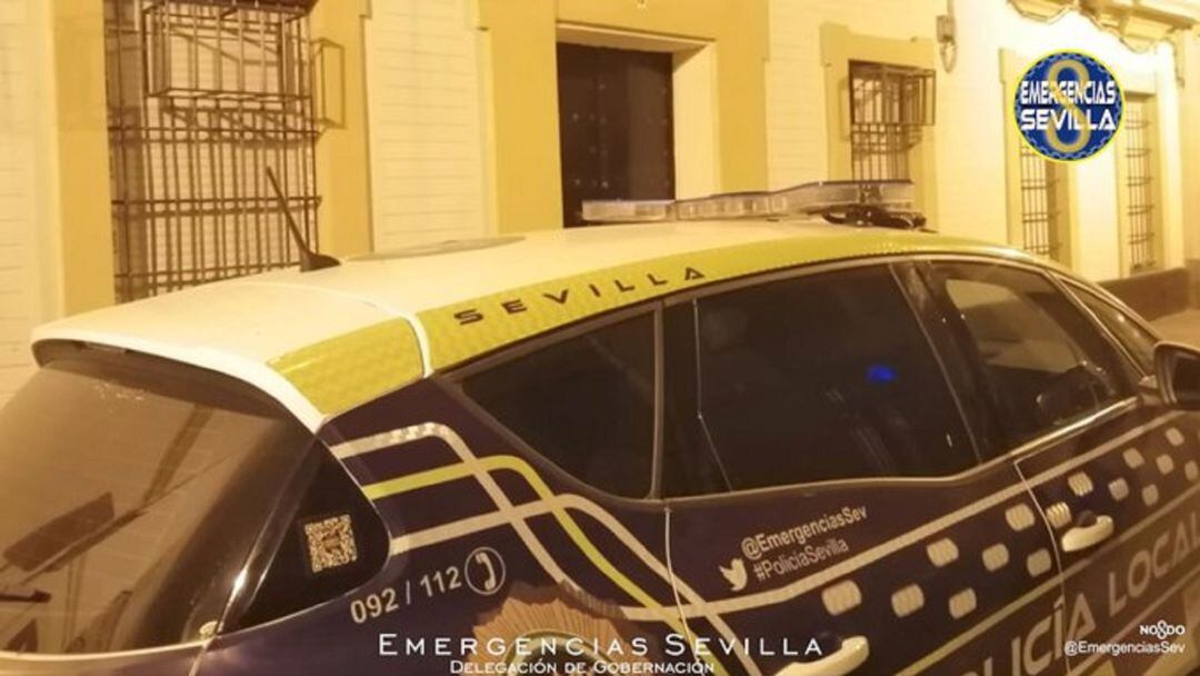 25 jóvenes desalojados y denunciados por participar en una fiesta ilegal esta noche en Sevilla 
