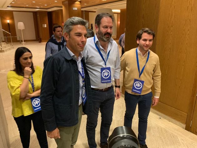 Andrés Lorite, acompañado de Adolfo Molina, Beatriz Jurado y Fernando Priego.