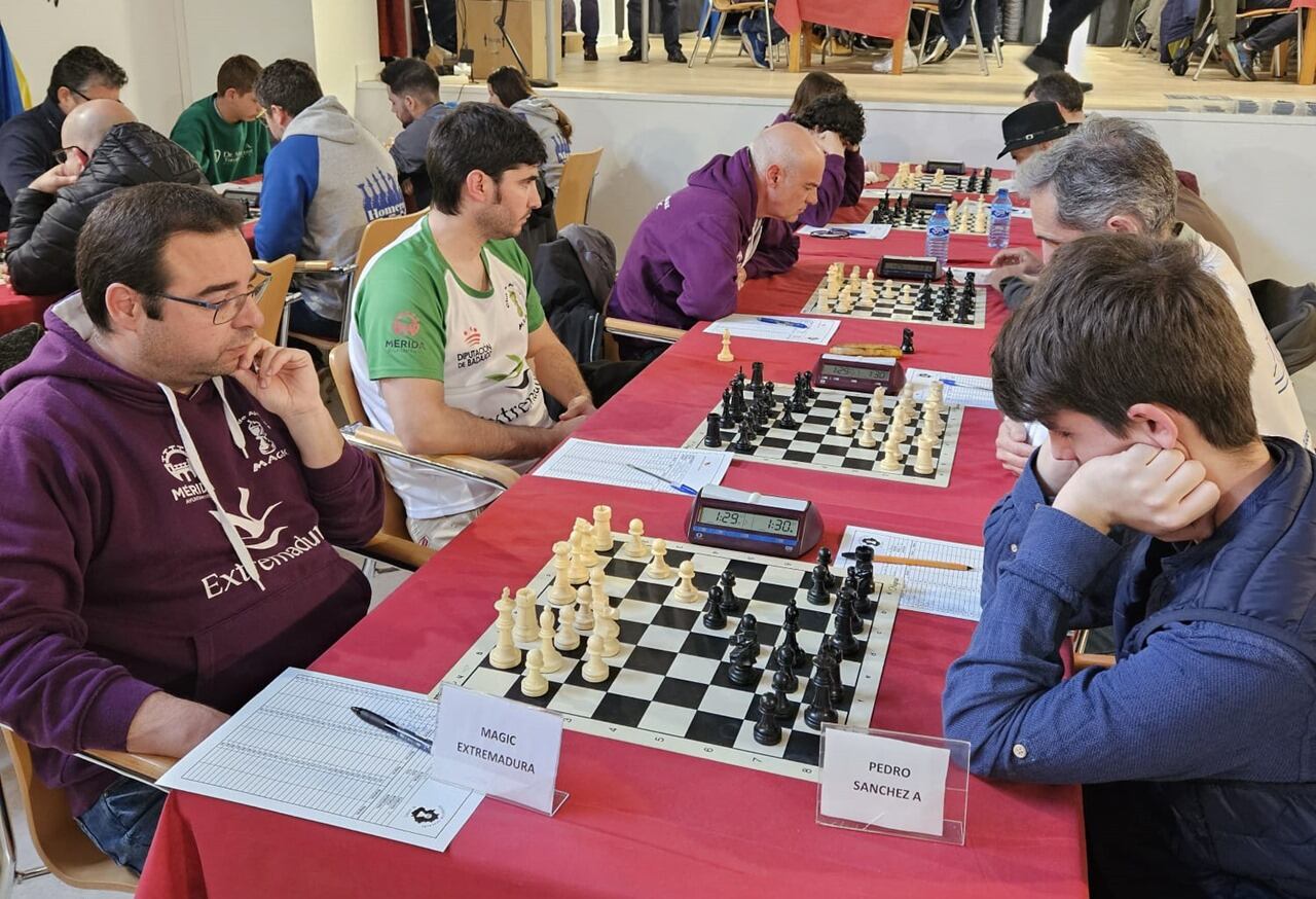 Campeonato de Extremadura por Equipos Ritmo Clásico de ajedrez disputada en Sierra de Fuentes