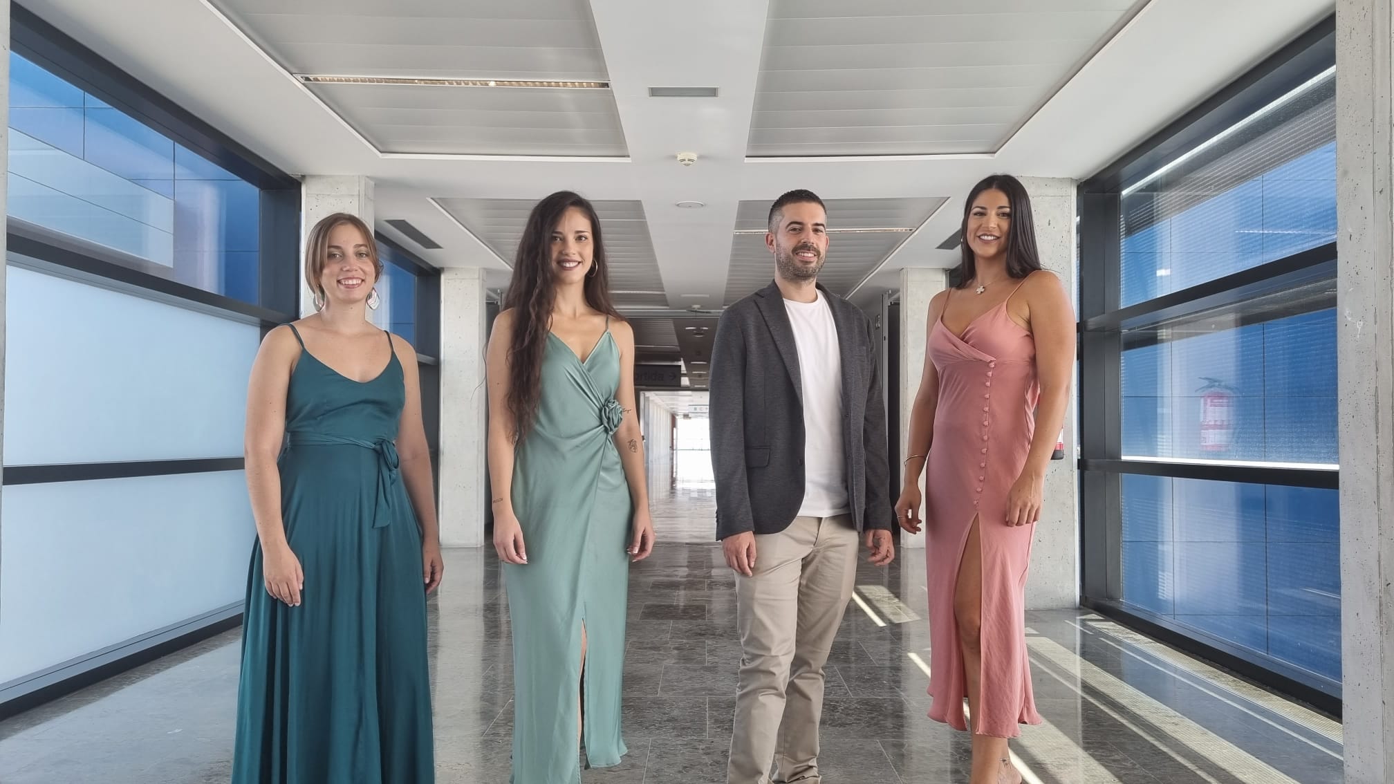 Imagen de los cuatro profesionales que han completado la formación ofrecida por el ASEF