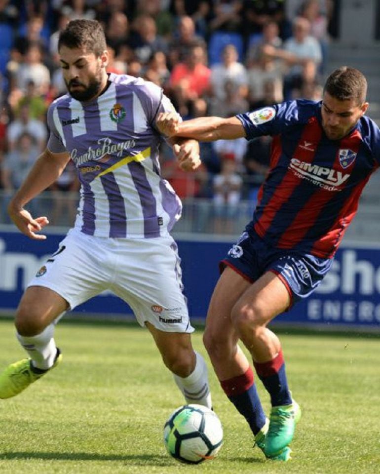 Asier Villalibre esta temporada con la camiseta del Valladolid