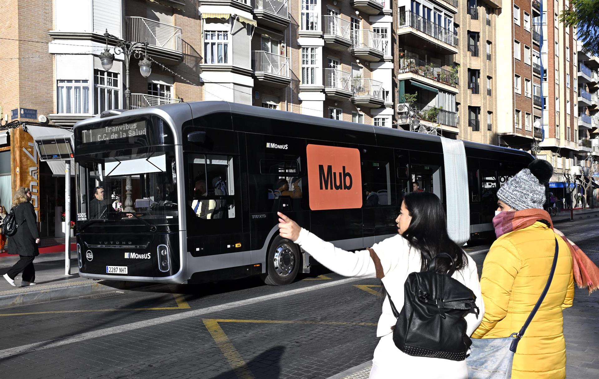El tranvibús conecta desde hoy Murcia con El Palmar