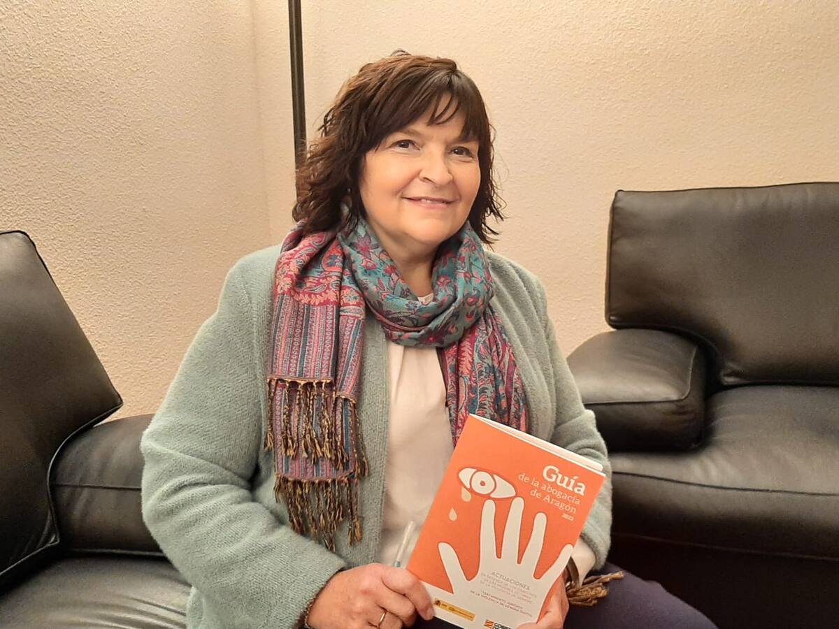 El Consejo de Colegios de Abogados de Aragón publica una guía que recopila el tratamiento jurídico de la violencia de género digital - Hora 14 Aragón (25/11/2023)